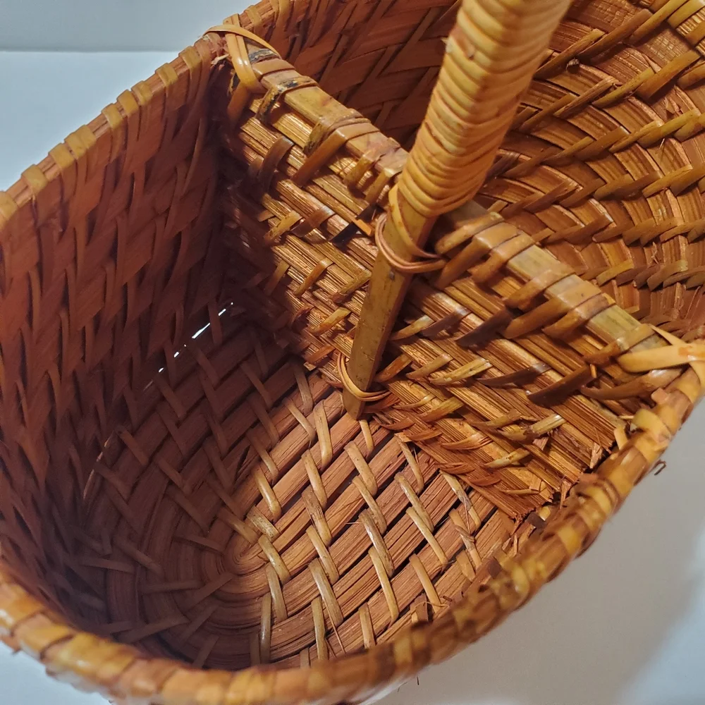 Vintage Weaved Wicker Divided Wine Basket